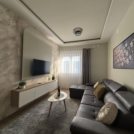 Apartamento Sunny Hill - Parking - Fenced Garden - Luxury Loft Kotor Exterior foto