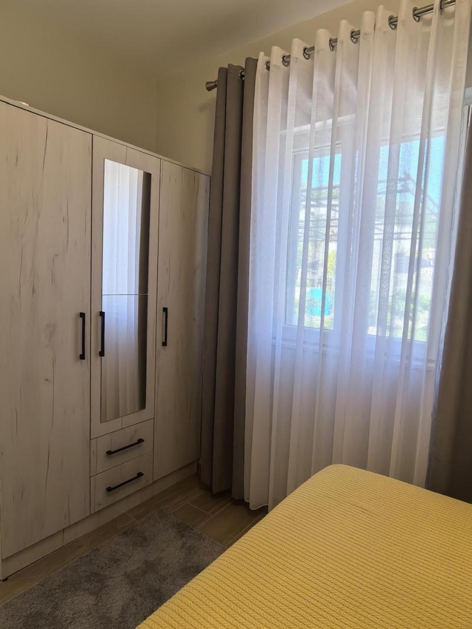Apartamento Sunny Hill - Parking - Fenced Garden - Luxury Loft Kotor Exterior foto